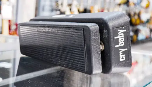 Dunlop - Cry Baby Standard Wah Pedal 2